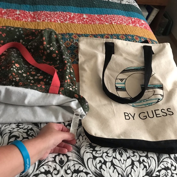 Totes - Picture 2 of 2